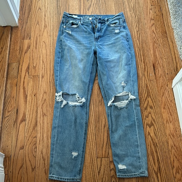 American Eagle Mom Jean - Picture 2 of 3